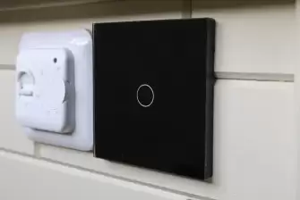 Отделка стеновым паркетом лоджии 3 метра