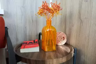 Отделка ПВХ панелями и холодное остекление на балконе