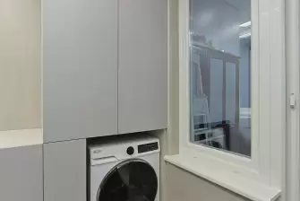  Отделка лоджии ламинатом с боковым окном