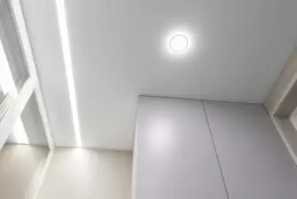  Отделка лоджии ламинатом с боковым окном