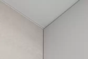  Отделка лоджии ламинатом с боковым окном