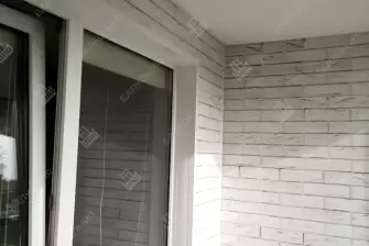 Отделка балкона и установка потайного люка