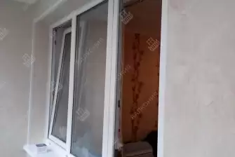 Остекление и отделка балкона Лодочка