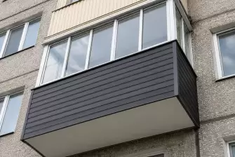 Обшивка балкона графитовым сайдингом в Москве, ул. Вешняковская, д. 22, корп. 1