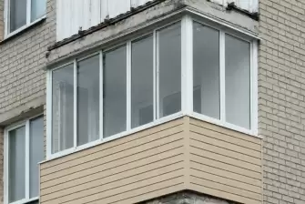 Обшивка балкона виниловым сайдингом — Москва, ул. Суздальская, д. 12, корп. 1