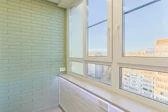 Остекление отделка и утепление балкона в многоквартирном доме