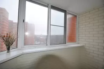 Отделка балкона Лодочка под ключ с холодным остеклением