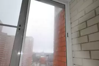 Отделка балкона Лодочка под ключ с холодным остеклением