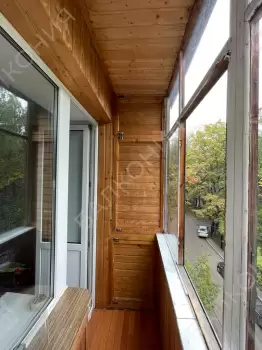 Отделка и остекление П-образного балкона без утепления, в кирпичном доме