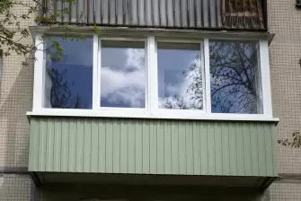 Дизайн-проект отделки лоджии под ключ с объединением кухни и панорамным остеклением