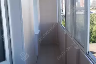 Отделка стен и потолка балкона ПВХ панелями