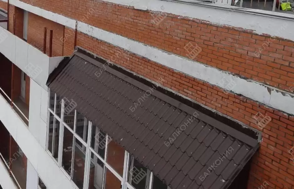 Установка крыши на балкон из черепицы