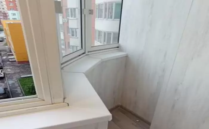 Отделка балкона с утеплением в многоквартирном доме