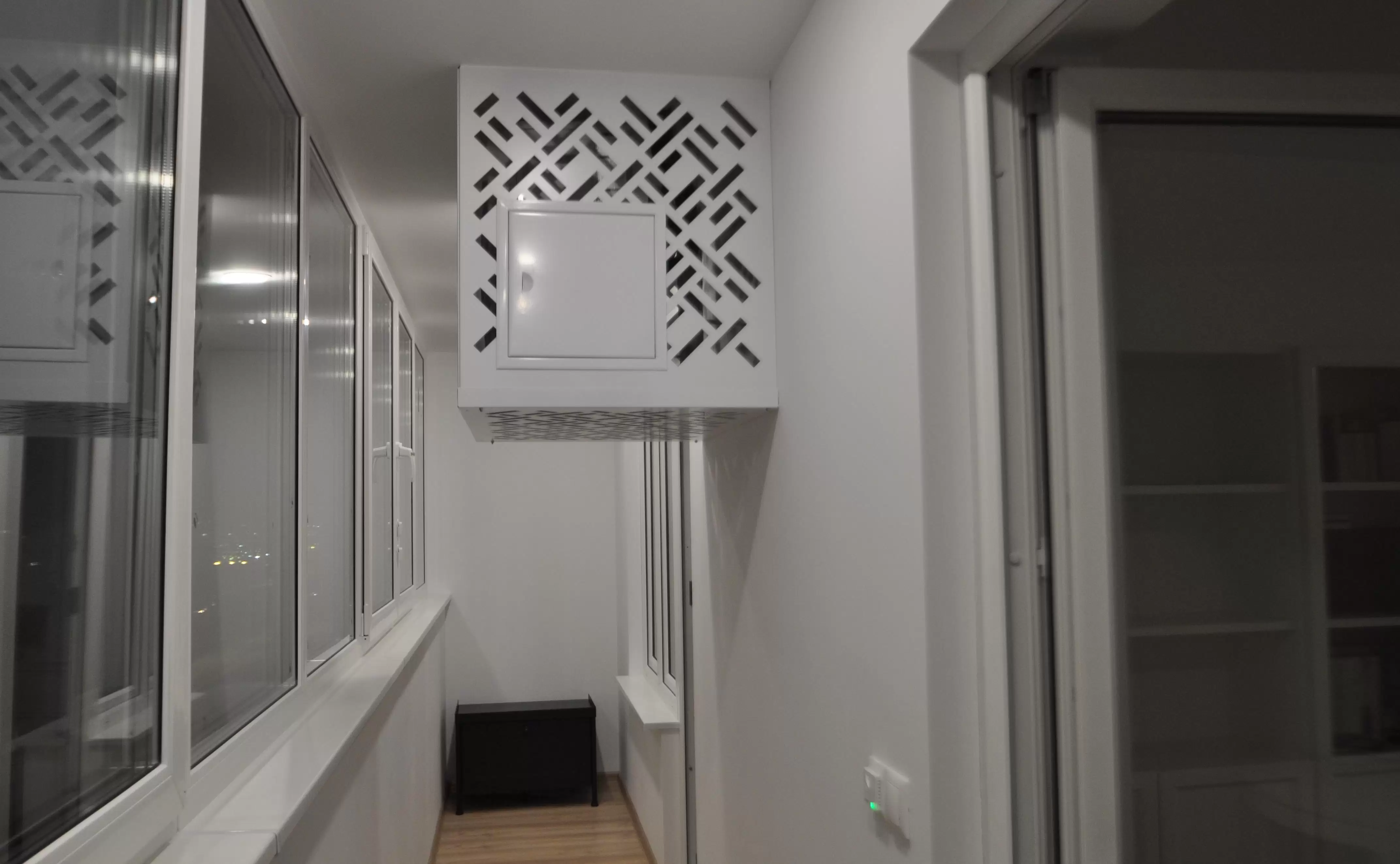 Остекление балкона в серии дома 01-ПЗ с утеплением и отделкой